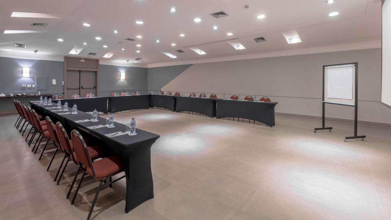 Hotel Deville Prime Cuiaba Exterior photo Meeting room