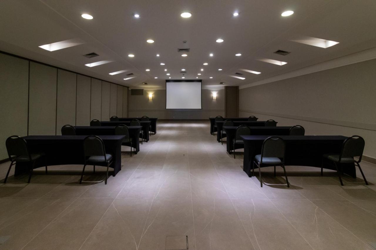 Hotel Deville Prime Cuiaba Exterior photo The 2018–19 Senate Hall