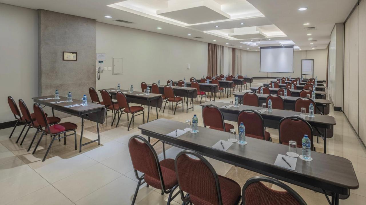 Hotel Deville Prime Cuiaba Exterior photo Meeting room