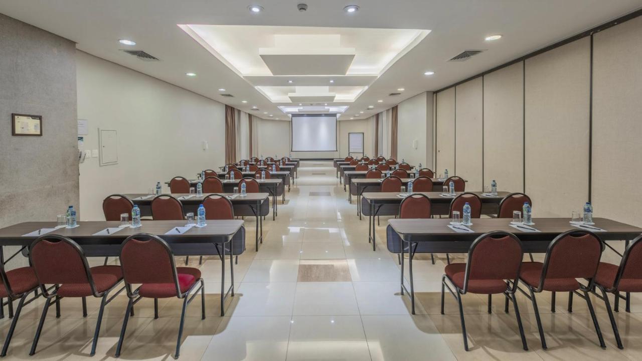 Hotel Deville Prime Cuiaba Exterior photo Meeting room