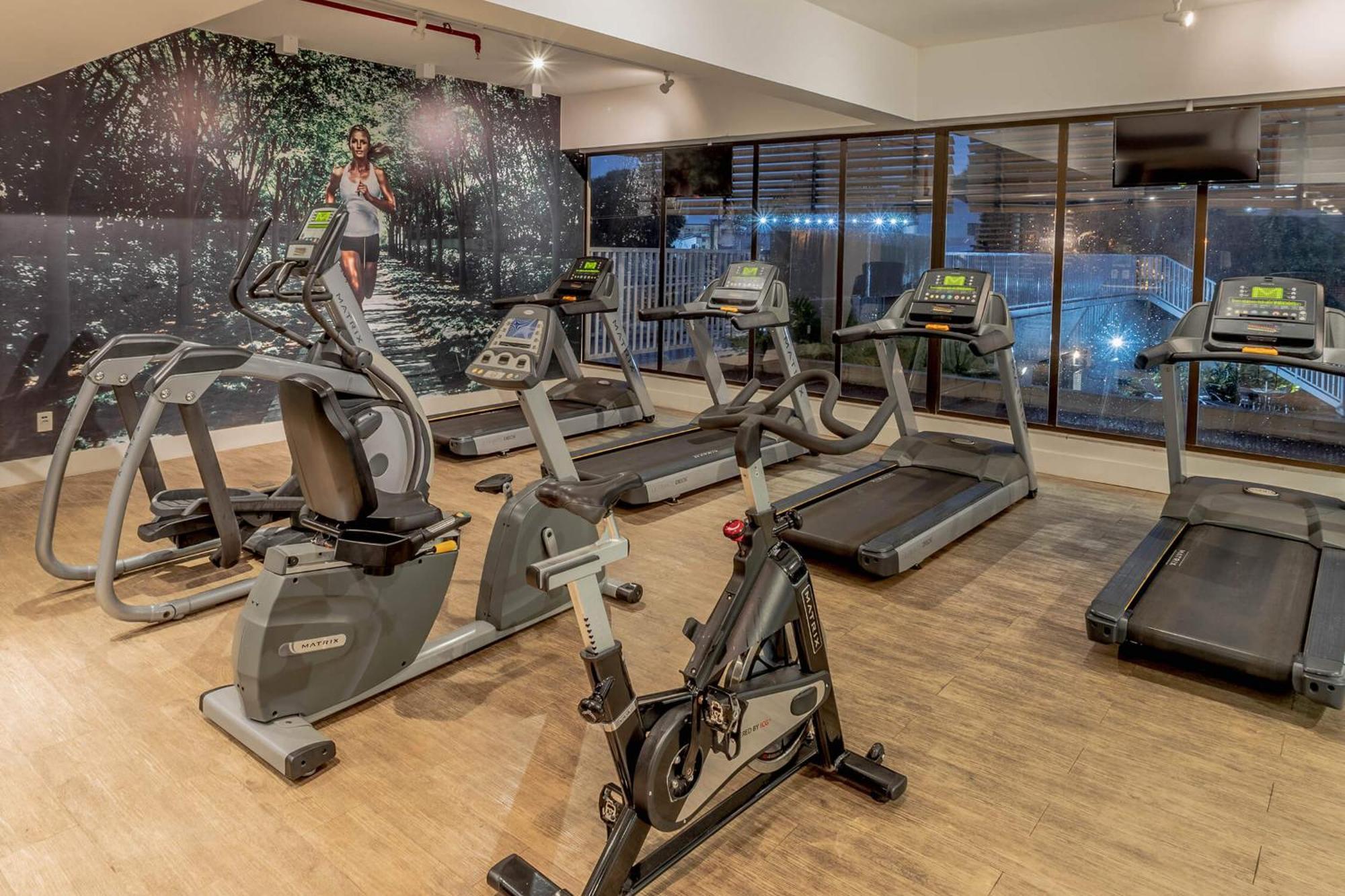 Hotel Deville Prime Cuiaba Exterior photo The gym at the hotel